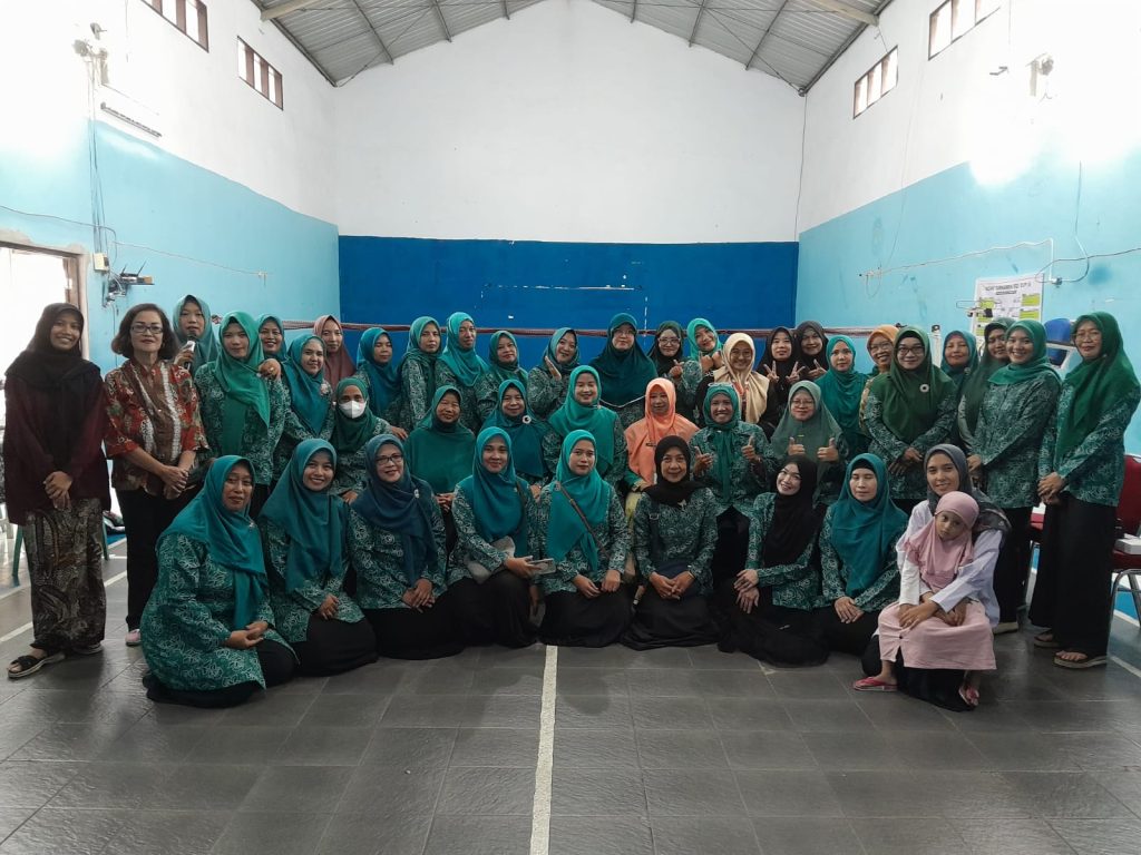 Kegiatan Peningkatan Kapasitas Kader Pokja 2 PKK RW XI Kelurahan Merjosari, Kota Malang