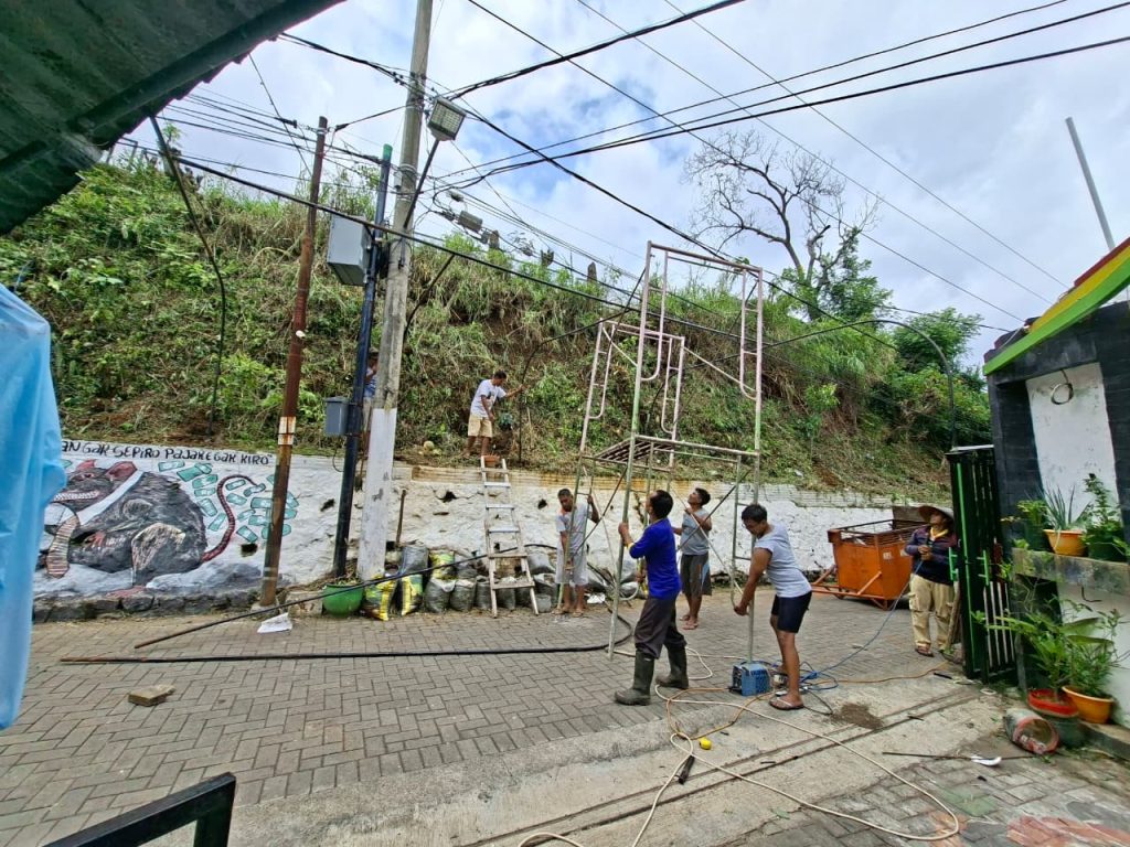 Warga RT 11 RW 11 Merjosari Gelar Kerja Bakti Rutin dalam Persiapan ProKlim